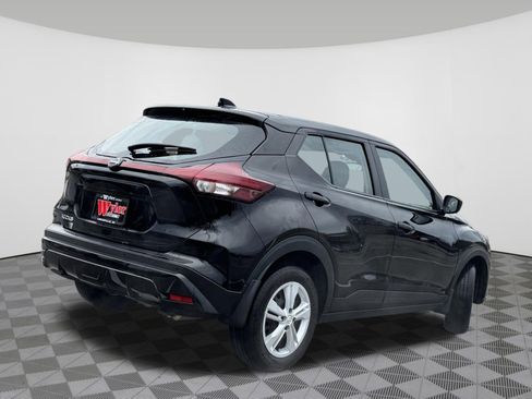 Certified 2025 Nissan Kicks Play S image 3