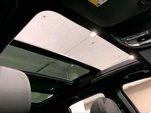 Used 2025 Mercedes-Benz GLE 350 4MATIC image 13