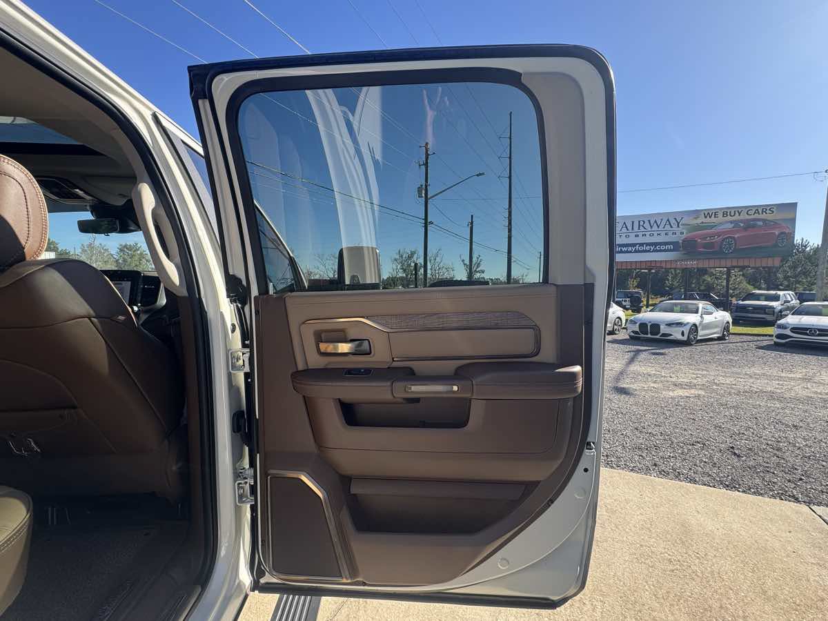 Used 2024 RAM 2500 Limited w/ Safety Group AWD/4WD image 35