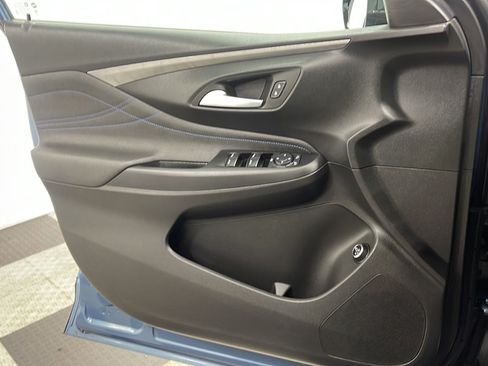 Used 2025 Buick Envista Sport Touring w/ Convenience I Package FWD image 12