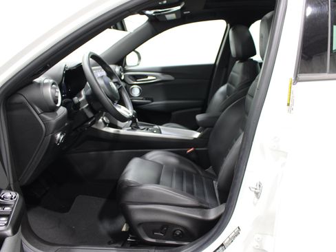 Used 2024 Alfa Romeo Tonale Ti AWD/4WD image 3