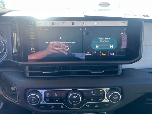 Used 2025 Jeep Wrangler Sport image 17