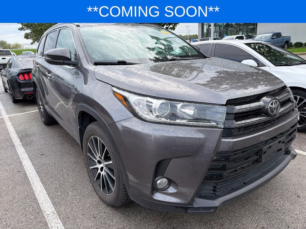 Used 2018 Toyota Highlander SE AWD/4WD image 3