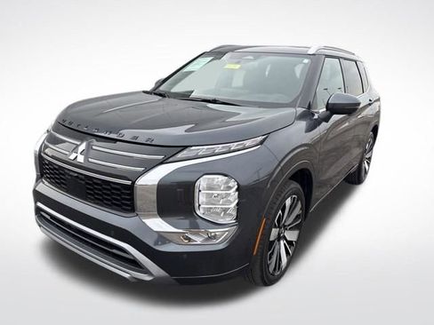 Used 2025 Mitsubishi Outlander SEL AWD/4WD image 3