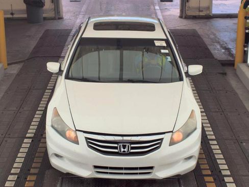 Used 2011 Honda Accord EX-L image 2