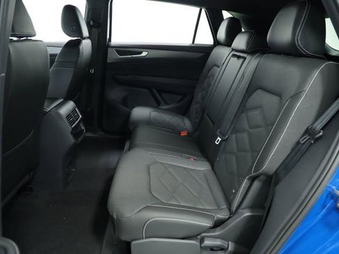 New 2026 Volkswagen Atlas Cross Sport SE FWD image 30