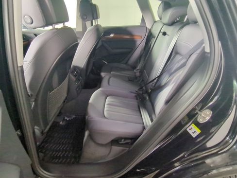 Used 2023 Audi Q5 2.0T Premium w/ Convenience Package image 12