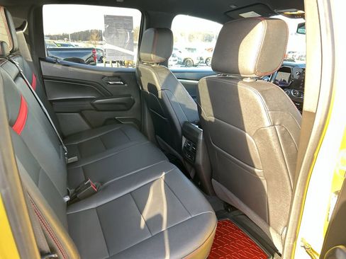 Used 2023 Chevrolet Colorado Z71 w/ Z71 Convenience Package 2 image 19