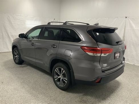 Used 2018 Toyota Highlander Plus image 6