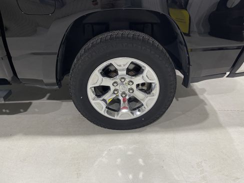 Used 2019 RAM 1500 Big Horn AWD/4WD image 10