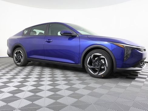 Used 2025 Kia K4 EX image 3