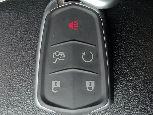 Used 2019 Cadillac XTS image 18