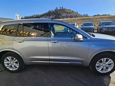 Used 2024 Cadillac XT6 Luxury w/ LPO, Floor Liner Package AWD/4WD image 6