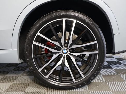 Used 2024 BMW X5 xDrive40i w/ M Sport Package AWD/4WD image 16