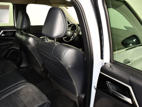 Used 2022 Mitsubishi Outlander SE AWD/4WD image 43