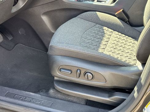 Used 2024 Chevrolet Equinox LT image 17
