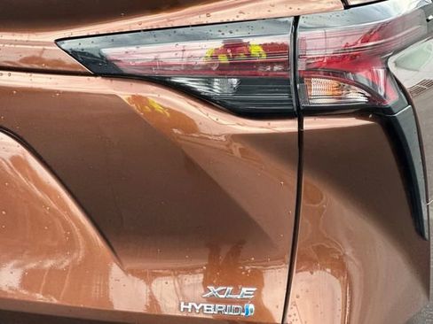 Certified 2023 Toyota Sienna XLE image 32