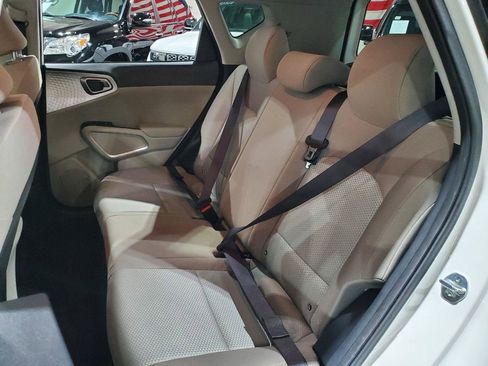 Used 2022 Kia Soul LX w/ Technology Package image 25