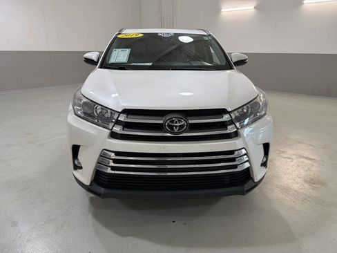 Used 2019 Toyota Highlander Limited w/ Protection Package #3 AWD/4WD image 2