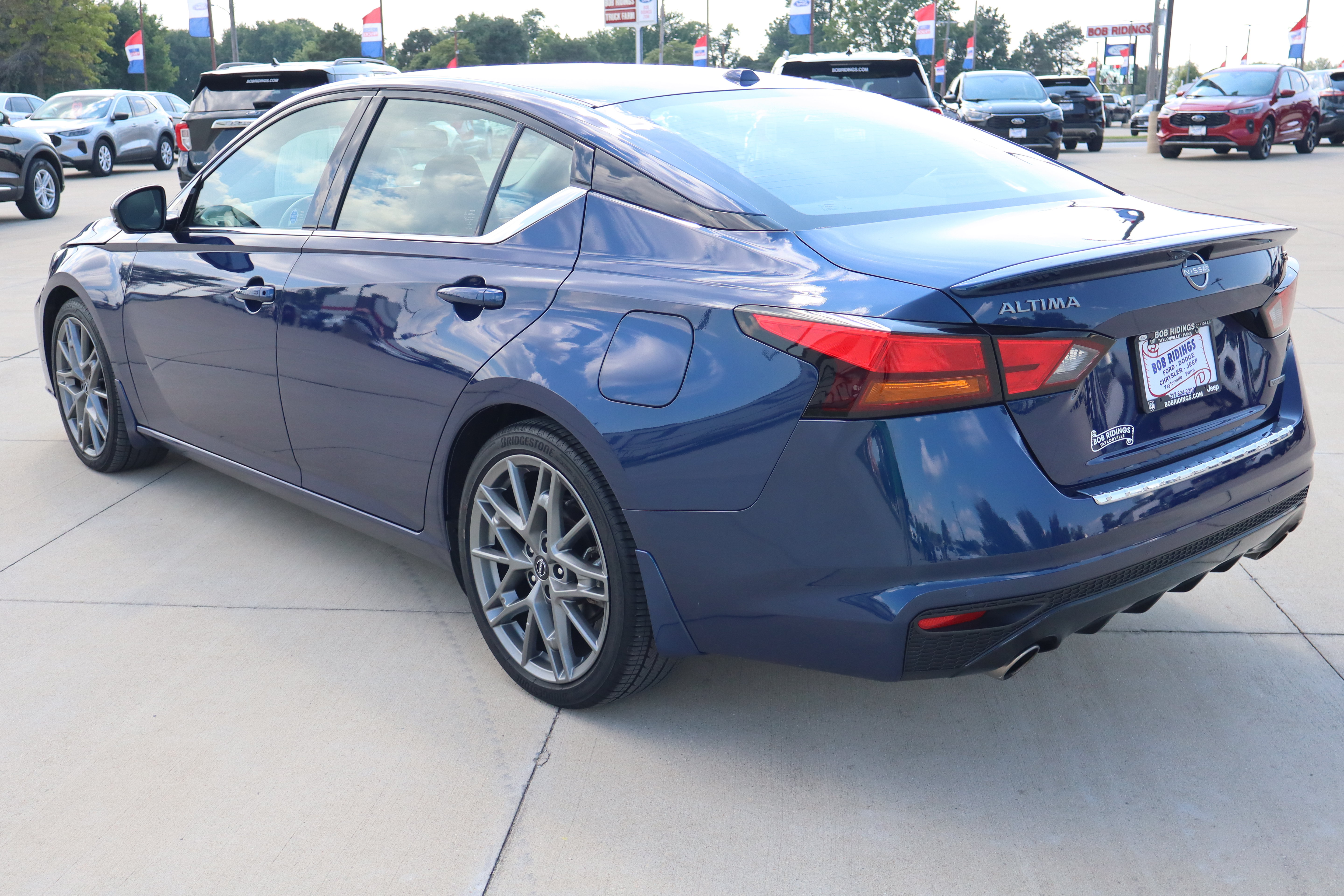 Used 2023 Nissan Altima 2.0 SR FWD image 7