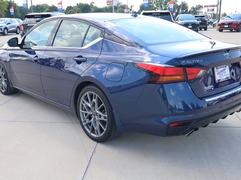 Used 2023 Nissan Altima 2.0 SR FWD image 7