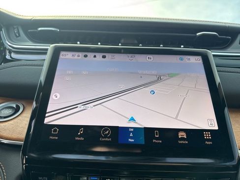 Used 2024 Jeep Grand Cherokee Summit image 22