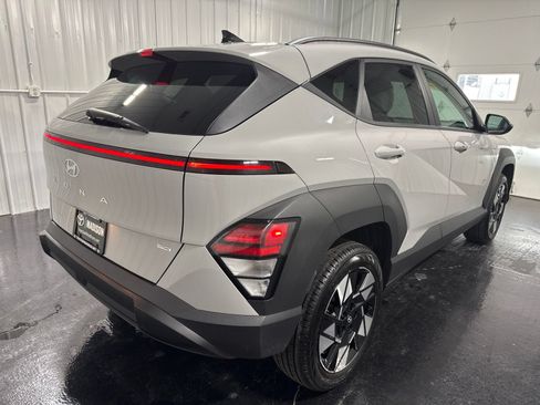 Used 2024 Hyundai Kona SEL AWD/4WD image 4