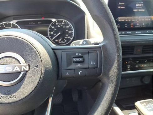 Used 2024 Nissan Rogue S FWD image 23