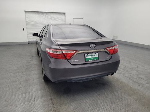 Used 2016 Toyota Camry SE image 6