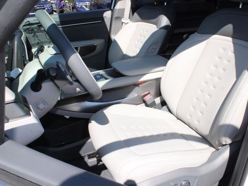 New 2026 Kia EV9 Wind image 16