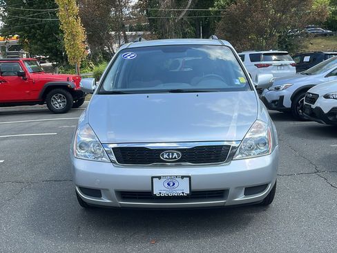 Used 2012 Kia Sedona LX image 4