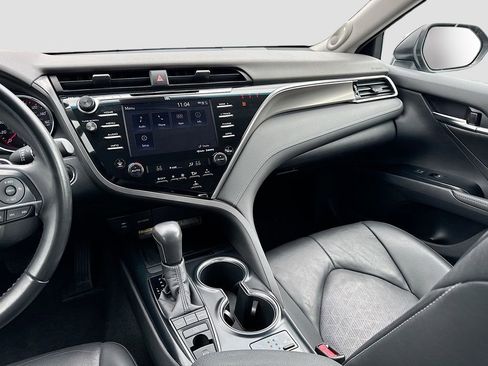 Used 2018 Toyota Camry XSE image 29