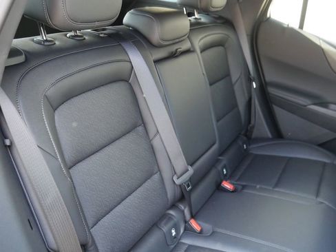 New 2026 Chevrolet Equinox LT w/ Convenience Package II AWD/4WD image 24