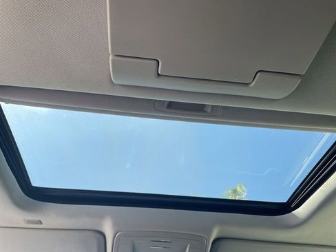 Used 2019 Chevrolet Suburban Premier image 21