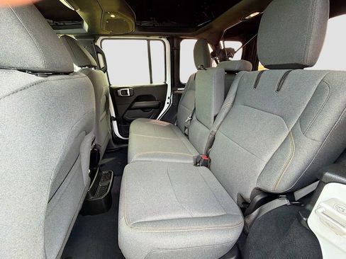 Used 2024 Jeep Wrangler Unlimited Sahara AWD/4WD image 13