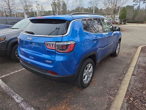 Used 2024 Jeep Compass Latitude image 3