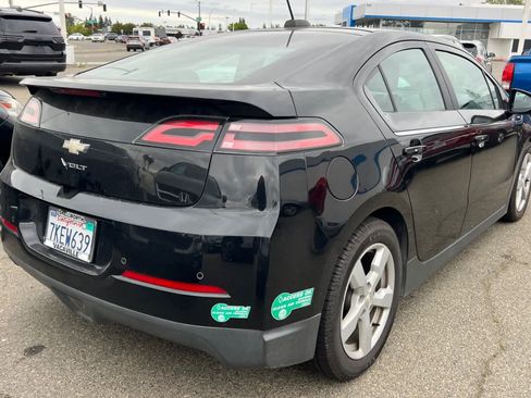 Used 2015 Chevrolet Volt Premium w/ Premium Trim Package FWD image 4
