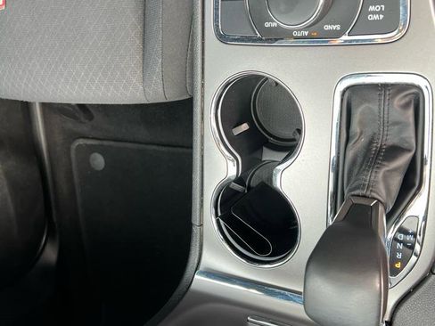 Used 2019 Jeep Grand Cherokee Laredo AWD/4WD image 20