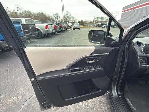 Used 2012 MAZDA MAZDA5 Touring FWD image 9