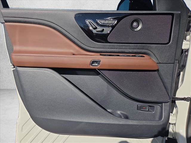 Used 2026 Lincoln Aviator Reserve w/ Illumination Package RWD image 11