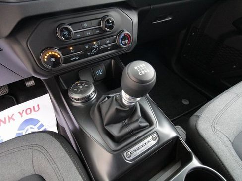 New 2025 Ford Bronco 4-Door image 25