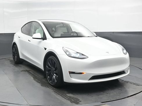 Used 2023 Tesla Model Y Performance AWD/4WD image 4