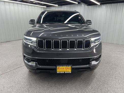 Used 2022 Jeep Wagoneer Series I image 2