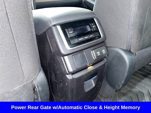 Certified 2022 Subaru Ascent Premium w/ Convenience Package image 28