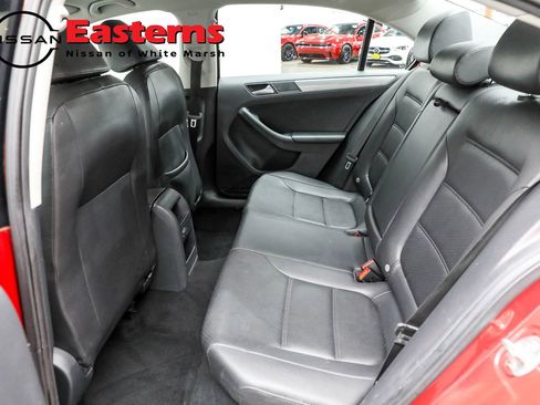Used 2017 Volkswagen Jetta SE image 39