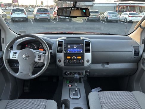 Used 2020 Nissan Frontier SV image 21
