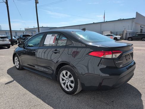 Used 2023 Toyota Corolla LE FWD image 6