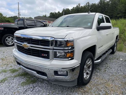Used 2015 Chevrolet Silverado 1500 LT w/ LT Convenience Package AWD/4WD image 3