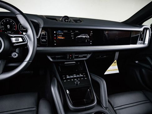 New 2026 Porsche Cayenne Coupe AWD/4WD image 20