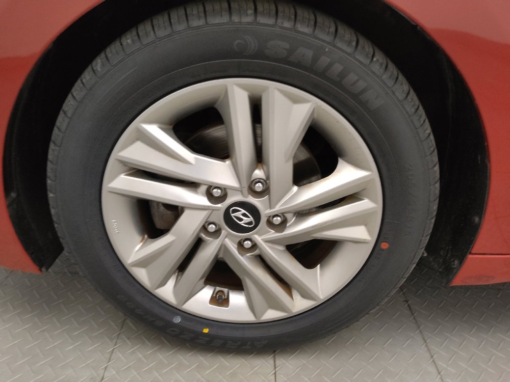 Used 2020 Hyundai Elantra SEL FWD image 31